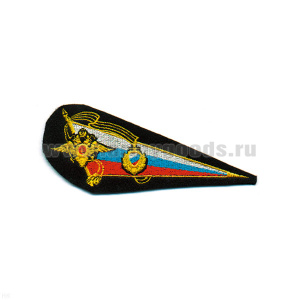 Уголок на берет вышит. МВД